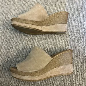 Argento by Cordani tan wedge sandals, size 37